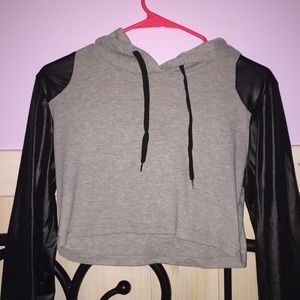 Cropped hoodie